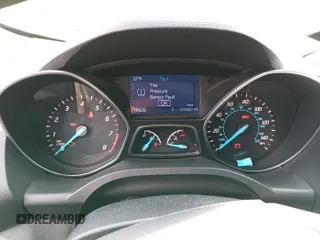 2014 Ford Escape SE z VIN 1FMCU9GX8EUC02895, wystawiony jako IAAI lot #42511705 z przebiegiem 104 900 mil mil oraz . Historia ofert i sprzedaży dostępna na DreamBid. Obrazek 28.