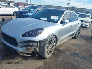 2015 Porsche Macan Turbo z VIN WP1AF2A5XFLB95717, wystawiony jako IAAI lot #41354991 z przebiegiem 122 663 mil mil oraz . Historia ofert i sprzedaży dostępna na DreamBid. Obrazek 17.