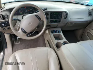 2000 Ford Expedition Eddie Bauer с VIN 1FMRU17L3YLA76951, выставлен на аукционе Copart как лот 51578665 с пробегом 158 987 миль миль и Чистый • Clean title. История ставок и продаж доступна на DreamBid. Изображение 8.