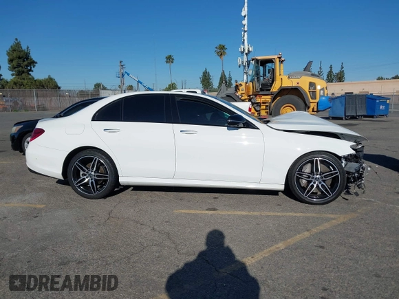 2020 Mercedes-Benz E-Class E 350 with VIN WDDZF8DB2LA714457, listed as a IAAI auction lot 41756153 with 1 mi miles. Bid and sale history available at carsss.com. Image 12.