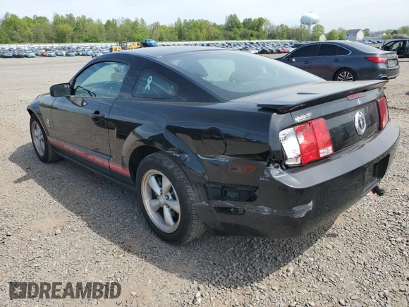 2008 Ford Mustang Deluxe z VIN 1ZVHT80N085132479, wystawiony jako Copart lot #54768695 z przebiegiem 42 404 mil mil oraz Szkoda całkowita • Salvage title. Historia ofert i sprzedaży dostępna na DreamBid. Obrazek 2.