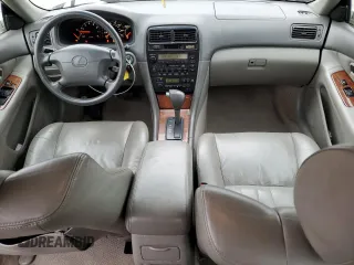 1999 Lexus ES 300 Luxury Sport Sdn with VIN JT8BF28G2X5055176, listed as a Copart auction lot 81832974 with 303,489 mi miles and Salvage Title. Bid and sale history available at carsss.com. Image 8.