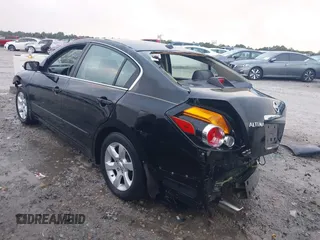2009 Nissan Altima 3.5 SL with VIN 1N4BL21E59C182768, listed as a IAAI auction lot 40415527 with 146,465 mi miles. Bid and sale history available at carsss.com. Image 3.