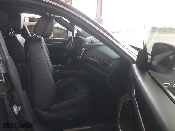 2019 Maserati Levante GranLusso with VIN ZN661XUL4KX321570, listed as a IAAI auction lot 41603682 with 120,085 mi miles. Bid and sale history available at carsss.com. Image 5.