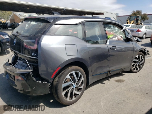 2019 BMW i3 with VIN WBY8P4C59K7D26811, listed as a Copart auction lot 47014304 with 0 mi miles and Salvage Title. Bid and sale history available at carsss.com. Image 3.
