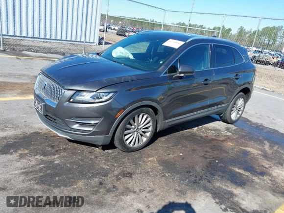 2019 Lincoln MKC Standard with VIN 5LMCJ1D92KUL08929, listed as a IAAI auction lot 41766946 with 90,171 mi miles. Bid and sale history available at carsss.com. Image 17.
