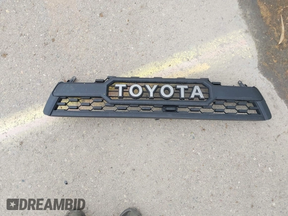 2006 Toyota 4Runner SR5 z VIN JTEZU14R160078205, wystawiony jako IAAI lot #42194583 z przebiegiem 244 092 mil mil oraz . Historia ofert i sprzedaży dostępna na DreamBid. Obrazek 12.