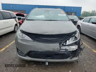 2020 Chrysler Pacifica Launch Edition with VIN 2C4RC3BG5LR274055, listed as a Copart auction lot 59786895 with 30,475 mi miles and Salvage title. Bid and sale history available at DreamBid. Image 5.