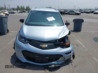 2017 Chevrolet Bolt EV Premier z VIN 1G1FX6S05H4141097, wystawiony jako IAAI lot #42164351 z przebiegiem 93 210 mil mil oraz . Historia ofert i sprzedaży dostępna na DreamBid. Obrazek 11.