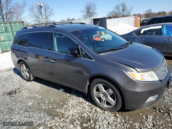 2013 Honda Odyssey Touring with VIN 5FNRL5H90DB028659, listed as a Copart auction lot 46602375 with 285,366 mi miles and Clean Title. Bid and sale history available at carsss.com. Image 4.