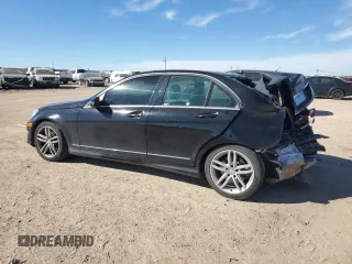2013 Mercedes-Benz C 250 Sport z VIN WDDGF4HB4DA823093, wystawiony jako Copart lot #46481345 z przebiegiem 83 221 mil mil oraz Szkoda całkowita • Salvage title. Historia ofert i sprzedaży dostępna na DreamBid. Obrazek 2.