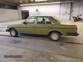 1980 Mercedes-Benz 300 с VIN 12313012180013, выставлен на аукционе Copart как лот 75965224 с пробегом 132 241 миль миль и Чистый • Clean title. История ставок и продаж доступна на DreamBid. Изображение 2.