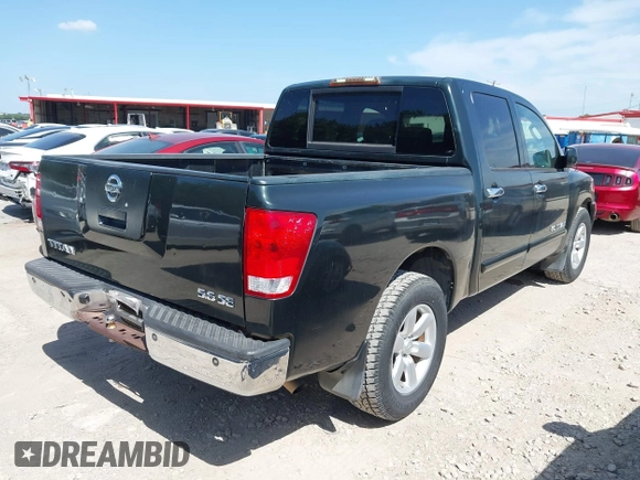 2008 Nissan Titan SE z VIN 1N6BA07D08N313205, wystawiony jako IAAI lot #42790513 z przebiegiem 154 131 mil mil oraz . Historia ofert i sprzedaży dostępna na DreamBid. Obrazek 4.