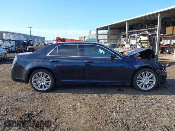 2011 Chrysler 300 Limited z VIN 2C3CA5CG3BH573543, wystawiony jako IAAI lot #41862364 z przebiegiem 165 573 mil mil oraz . Historia ofert i sprzedaży dostępna na DreamBid. Obrazek 13.