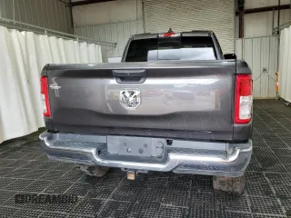 2019 Ram 1500 Tradesman z VIN 1C6RRECTXKN667039, wystawiony jako Copart lot #55602495 z przebiegiem 101 702 mil mil oraz Szkoda całkowita • Salvage title. Historia ofert i sprzedaży dostępna na DreamBid. Obrazek 6.