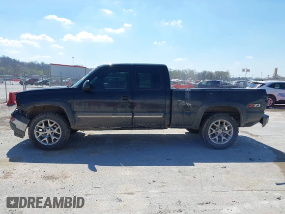 2005 Chevrolet Silverado 1500 Z71 with VIN 2GCEK19B251347481, listed as a IAAI auction lot 41886913 with 236,414 mi miles. Bid and sale history available at carsss.com. Image 15.