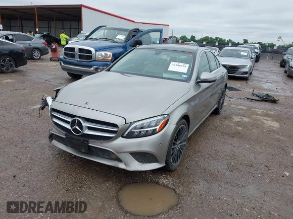 2019 Mercedes-Benz C 300 с VIN 55SWF8DBXKU315975, выставлен на аукционе IAAI как лот 42186624 с пробегом 32 459 миль миль и . История ставок и продаж доступна на DreamBid. Изображение 2.