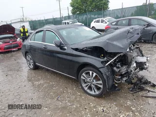 2021 Mercedes-Benz C 300 с VIN W1KWF8EB7MR643325, выставлен на аукционе IAAI как лот 42252453 с пробегом 61 965 миль миль и . История ставок и продаж доступна на DreamBid. Изображение 1.