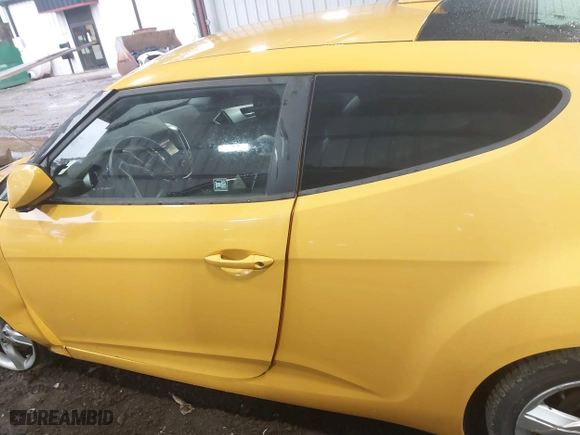 2015 Hyundai Veloster with VIN KMHTC6AD4FU244725, listed as a IAAI auction lot 41547996 with 70,203 mi miles. Bid and sale history available at carsss.com. Image 14.