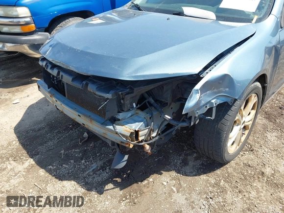 2012 Ford Fusion SE with VIN 3FAHP0HA1CR315945, listed as a IAAI auction lot 42076103 with 187,790 mi miles. Bid and sale history available at carsss.com. Image 6.