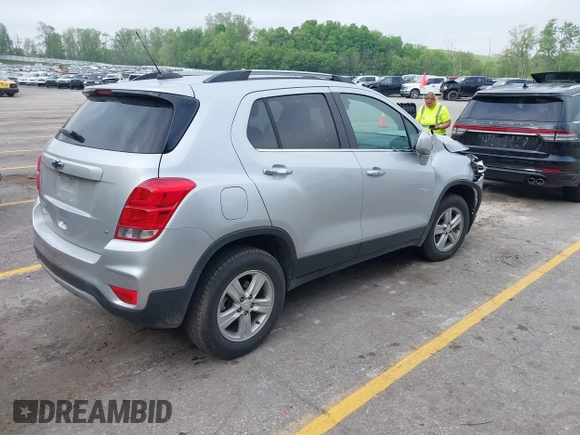 2020 Chevrolet Trax LT with VIN 3GNCJPSB3LL107513, listed as a IAAI auction lot 42276450 with 54,260 mi miles and . Bid and sale history available at DreamBid. Image 4.