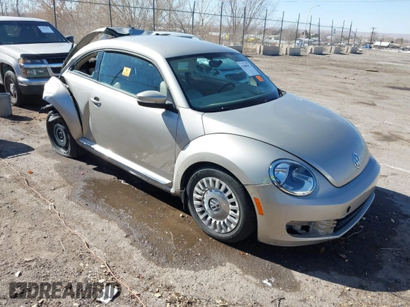 2013 Volkswagen Beetle с VIN 3VWHX7AT0DM663696, выставлен на аукционе IAAI как лот 41485832 с пробегом 111 465 миль миль и . История ставок и продаж доступна на DreamBid. Изображение 1.