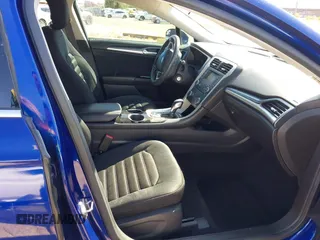 2013 Ford Fusion SE with VIN 3FA6P0HR9DR273832, listed as a IAAI auction lot 41826402 with 92,404 mi miles. Bid and sale history available at carsss.com. Image 5.