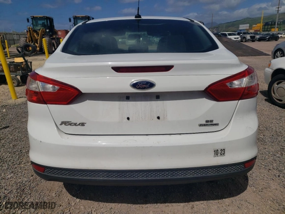 2014 Ford Focus SE with VIN 1FADP3F26EL230760, listed as a Copart auction lot 41704144 with 98,950 mi miles and Non Repairable. Bid and sale history available at carsss.com. Image 6.