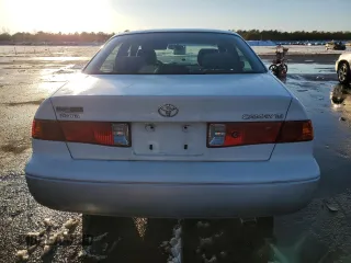 2001 Toyota Camry CE with VIN JT2BG22K310571331, listed as a Copart auction lot 44842295 with 132,839 mi miles and Clean Title. Bid and sale history available at carsss.com. Image 6.