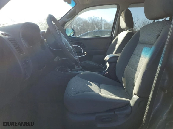 2005 Ford Escape XLT with VIN 1FMCU93125KA35849, listed as a Copart auction lot 50210825 with 101,185 mi miles and Clean Title. Bid and sale history available at carsss.com. Image 7.