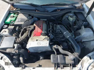 1999 Mercedes-Benz SLK 230/320 z VIN WDBKK47F7XF126995, wystawiony jako IAAI lot #42453023 z przebiegiem 215 676 mil mil oraz . Historia ofert i sprzedaży dostępna na DreamBid. Obrazek 10.