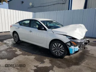 2025 Nissan Altima SV z VIN 1N4BL4DV8SN307151, wystawiony jako Copart lot #58511425 z przebiegiem 12 096 mil mil oraz Nie do naprawy • Non repairable. Historia ofert i sprzedaży dostępna na DreamBid. Obrazek 4.
