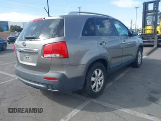 2013 Kia Sorento LX with VIN 5XYKT4A28DG394676, listed as a IAAI auction lot 41409435 with 167,003 mi miles. Bid and sale history available at carsss.com. Image 4.