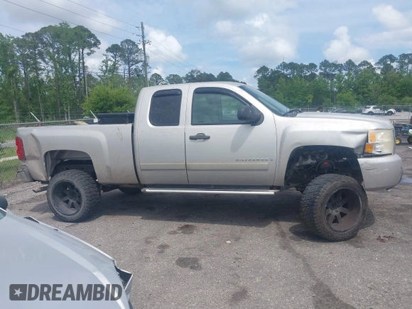 2008 Chevrolet Silverado 1500 1LT with VIN 2GCEC19C781149327, listed as a IAAI auction lot 42126913 with 194,629 mi miles and . Bid and sale history available at DreamBid. Image 13.