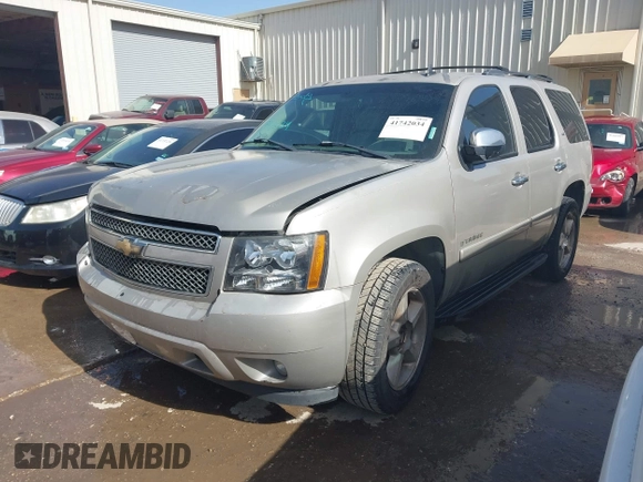 2007 Chevrolet Tahoe LTZ z VIN 1GNFC13J97R379542, wystawiony jako IAAI lot #41742034 z przebiegiem 256 267 mil mil oraz . Historia ofert i sprzedaży dostępna na DreamBid. Obrazek 2.