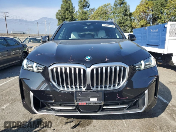 2025 BMW X5 sDrive40i with VIN 5UX13EU09S9Y23879, listed as a Copart auction lot 43774515 with 210 mi miles and Salvage Title. Bid and sale history available at carsss.com. Image 5.