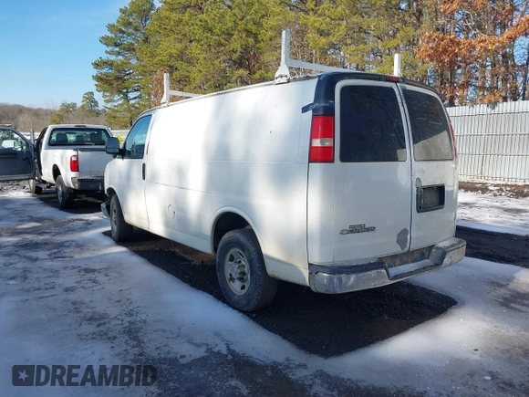 2008 Chevrolet Express Cargo Van with VIN 1GCGG25C581129690, listed as a IAAI auction lot 41541035 with 328,651 mi miles. Bid and sale history available at carsss.com. Image 3.