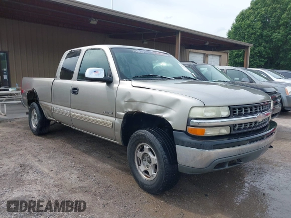 2000 Chevrolet Silverado 1500 LS with VIN 1GCEK19V6YE250619, listed as a IAAI auction lot 42130872 with Not Provided miles. Bid and sale history available at carsss.com. Image 1.