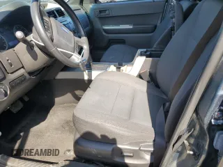 2012 Ford Escape XLT z VIN 1FMCU9DG1CKC54737, wystawiony jako Copart lot #59902055 z przebiegiem 206 067 mil mil oraz Szkoda całkowita • Salvage title. Historia ofert i sprzedaży dostępna na DreamBid. Obrazek 7.