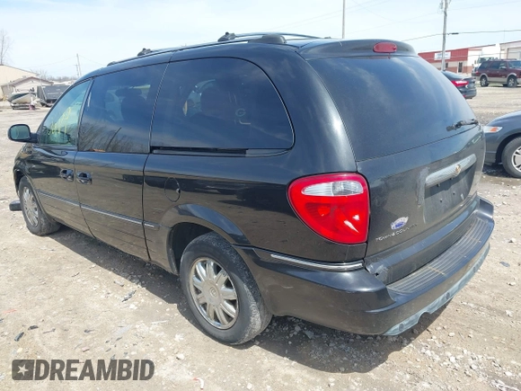 2005 Chrysler Town & Country Limited with VIN 2C8GP64L35R355967, listed as a IAAI auction lot 42106189 with 287,568 mi miles. Bid and sale history available at carsss.com. Image 3.