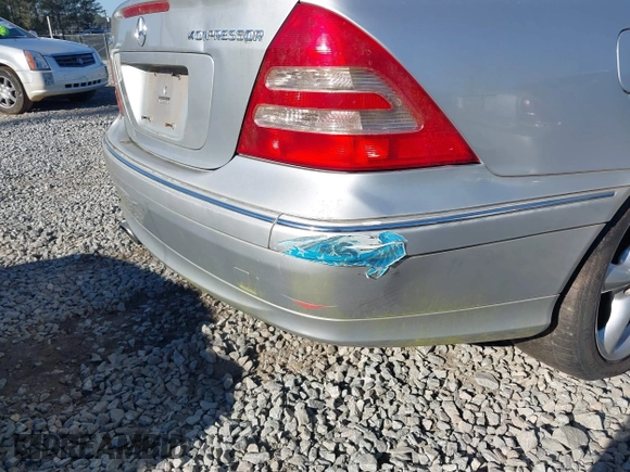 2004 Mercedes-Benz C 230 Kompressor with VIN WDBRF40J24F509692, listed as a IAAI auction lot 41350275 with 210,624 mi miles and . Bid and sale history available at DreamBid. Image 6.