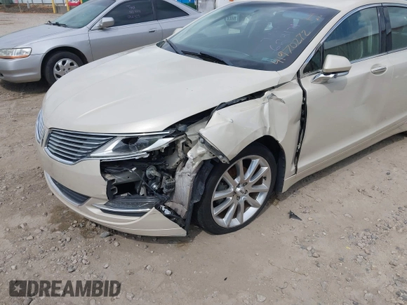 2015 Lincoln MKZ Hybrid with VIN 3LN6L2LU2FR623121, listed as a IAAI auction lot 41970272 with 209,510 mi miles. Bid and sale history available at carsss.com. Image 6.