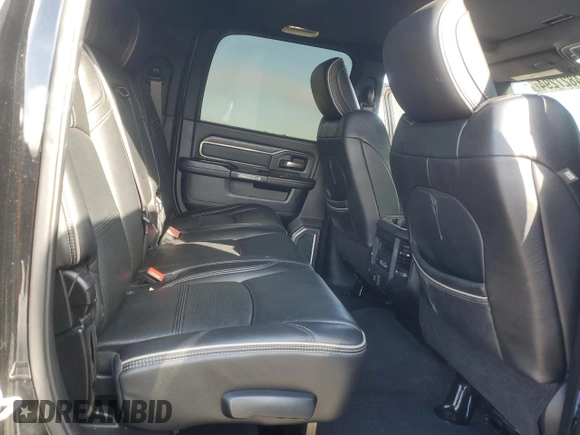 2019 Ram 2500 Limited z VIN 3C6UR5TL5KG540024, wystawiony jako Copart lot #84827294 z przebiegiem Nie podano mil oraz Szkoda całkowita • Salvage title. Historia ofert i sprzedaży dostępna na DreamBid. Obrazek 10.