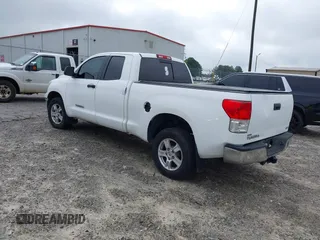 2010 Toyota Tundra z VIN 5TFUM5F14AX009280, wystawiony jako IAAI lot #42541661 z przebiegiem 280 107 mil mil oraz . Historia ofert i sprzedaży dostępna na DreamBid. Obrazek 3.