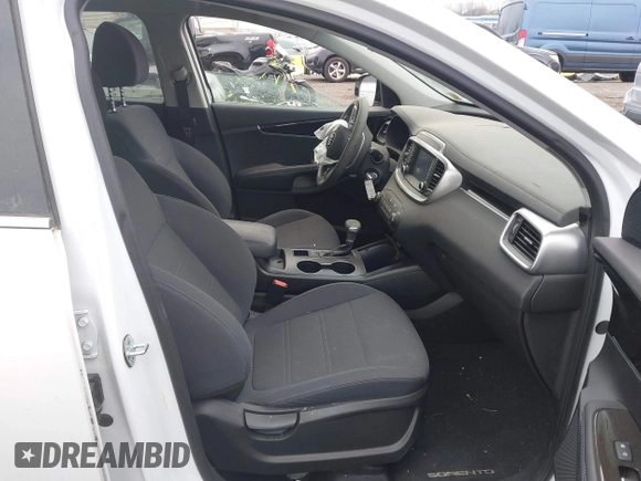 2019 Kia Sorento LX with VIN 5XYPGDA37KG523653, listed as a IAAI auction lot 41231464 with 51,268 mi miles. Bid and sale history available at carsss.com. Image 5.