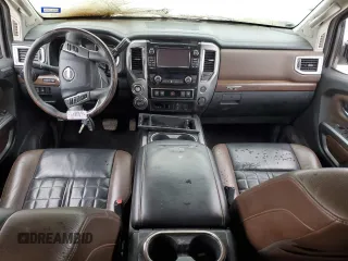 2017 Nissan Titan Platinum Reserve z VIN 1N6AA1E56HN542534, wystawiony jako Copart lot #44550645 z przebiegiem Nie podano mil oraz Szkoda całkowita • Salvage title. Historia ofert i sprzedaży dostępna na DreamBid. Obrazek 8.
