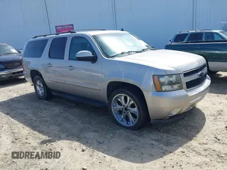 2007 Chevrolet Suburban LT with VIN 3GNFC16J37G306159, listed as a IAAI auction lot 41746563 with 289,770 mi miles. Bid and sale history available at carsss.com. Image 1.