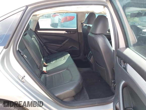 2013 Volkswagen Passat SE z VIN 1VWBP7A30DC144719, wystawiony jako IAAI lot #42174524 z przebiegiem 181 326 mil mil oraz . Historia ofert i sprzedaży dostępna na DreamBid. Obrazek 8.