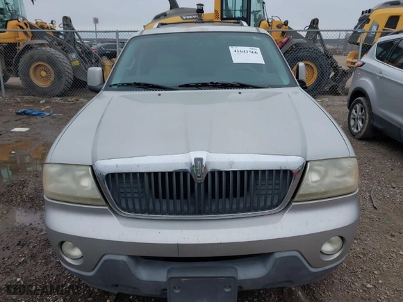 2004 Lincoln Aviator Luxury with VIN 5LMEU68H64ZJ32214, listed as a IAAI auction lot 41641566 with 203,674 mi miles. Bid and sale history available at carsss.com. Image 6.