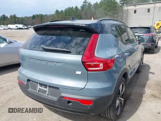 2021 Volvo XC40 z VIN YV4ED3UR9M2600401, wystawiony jako IAAI lot #42082399 z przebiegiem Nie podano mil oraz . Historia ofert i sprzedaży dostępna na DreamBid. Obrazek 4.